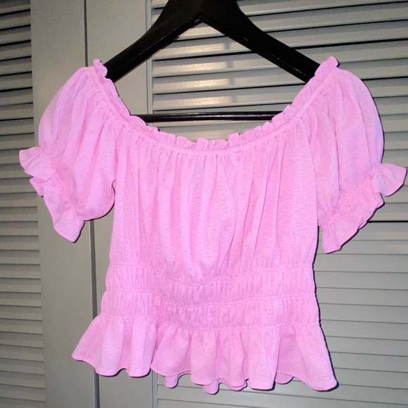 Beautiful pink top - Picture 2 of 3